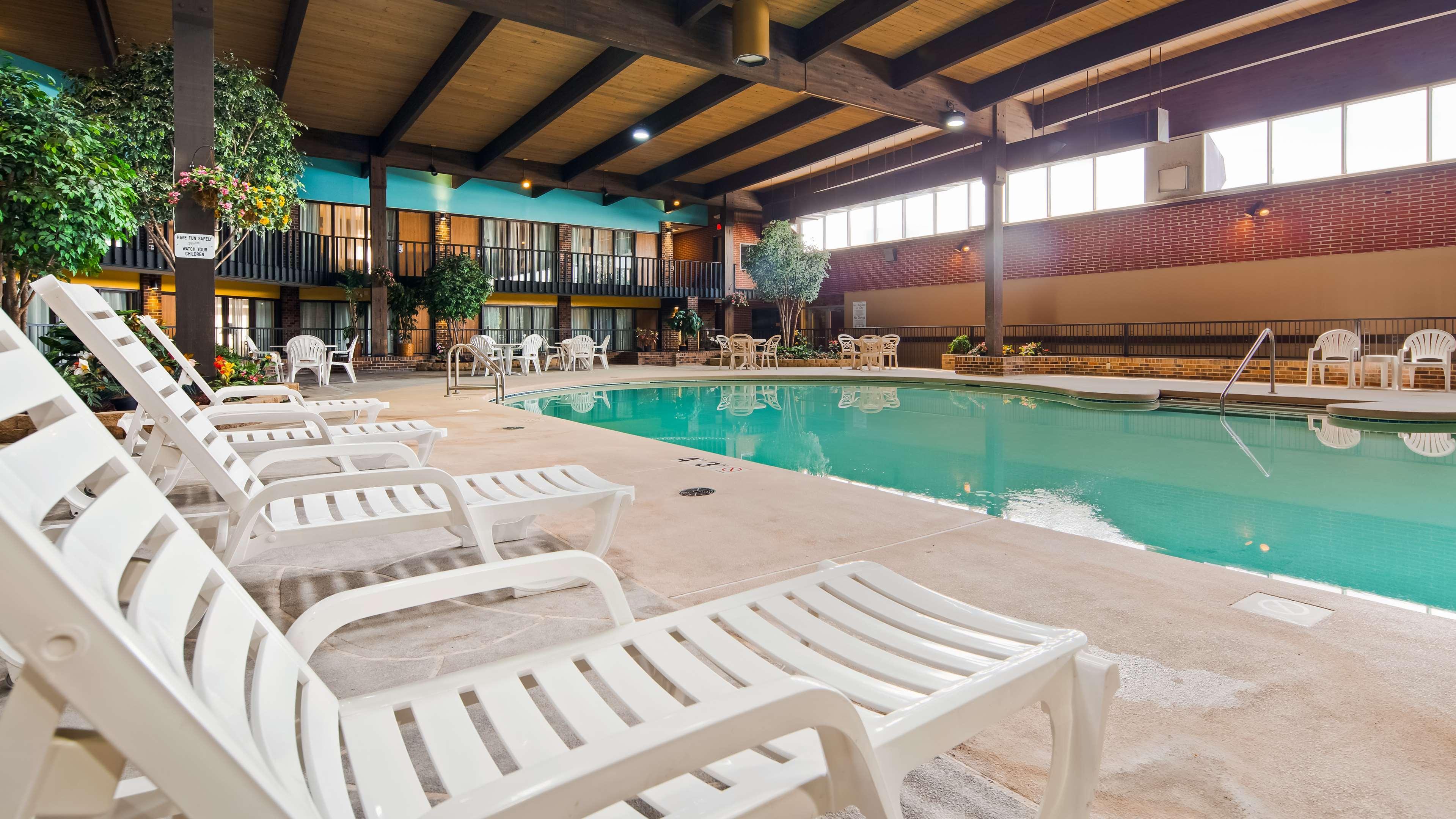 Crossroads Hotel & Event Center Форт-Додж Экстерьер фото